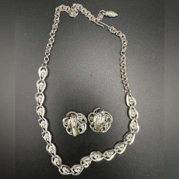 Vintage Silver-Tone Aurora Borealis Necklace and Clip-On Earrings Set - Picture 5 of 5